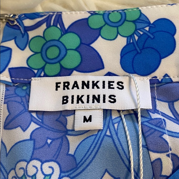 Frankie's Bikinis Murphy Capri Crape pants  in Blue and Green Floral zipper back - Picture 5 of 8